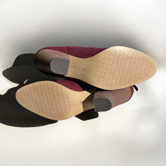 🌻NEW Violet & Red "Jackson" Burgundy Lazer Cut Topline Ankle Boots Size 7.5 - Picture 8 of 10